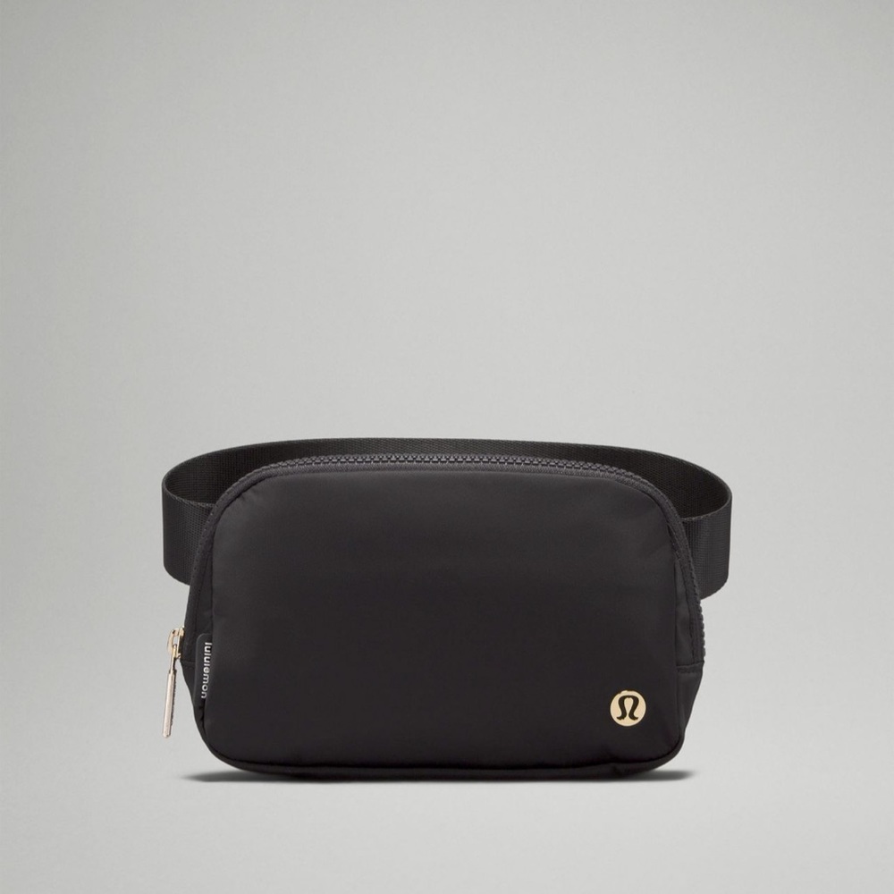 NWT- lululemon Everywhere Belt Bag- Black/Gold